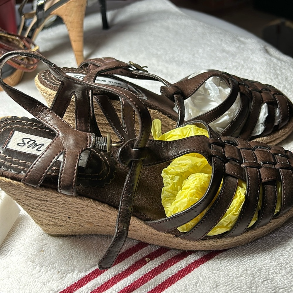 Ladies, Wedges sandals, adjustable strap 7.5, worn very few times comfortable.